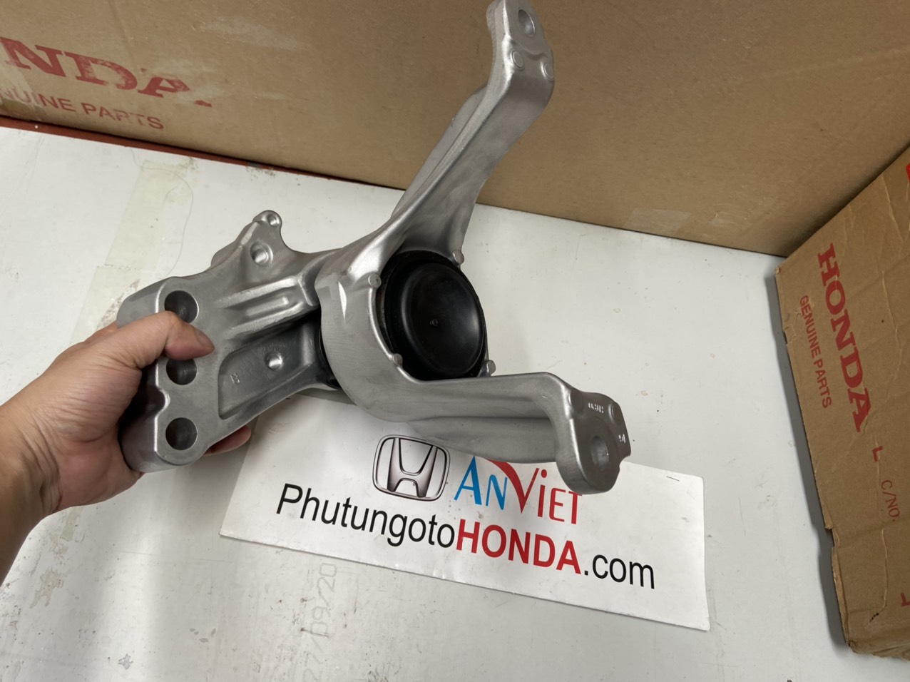 Chân máy dầu xe Honda CRV 2018-2022